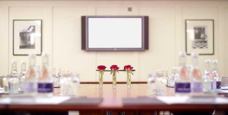 The Fitzwilliam Hotel Dublin Exteriér fotografie A meeting room at the hotel