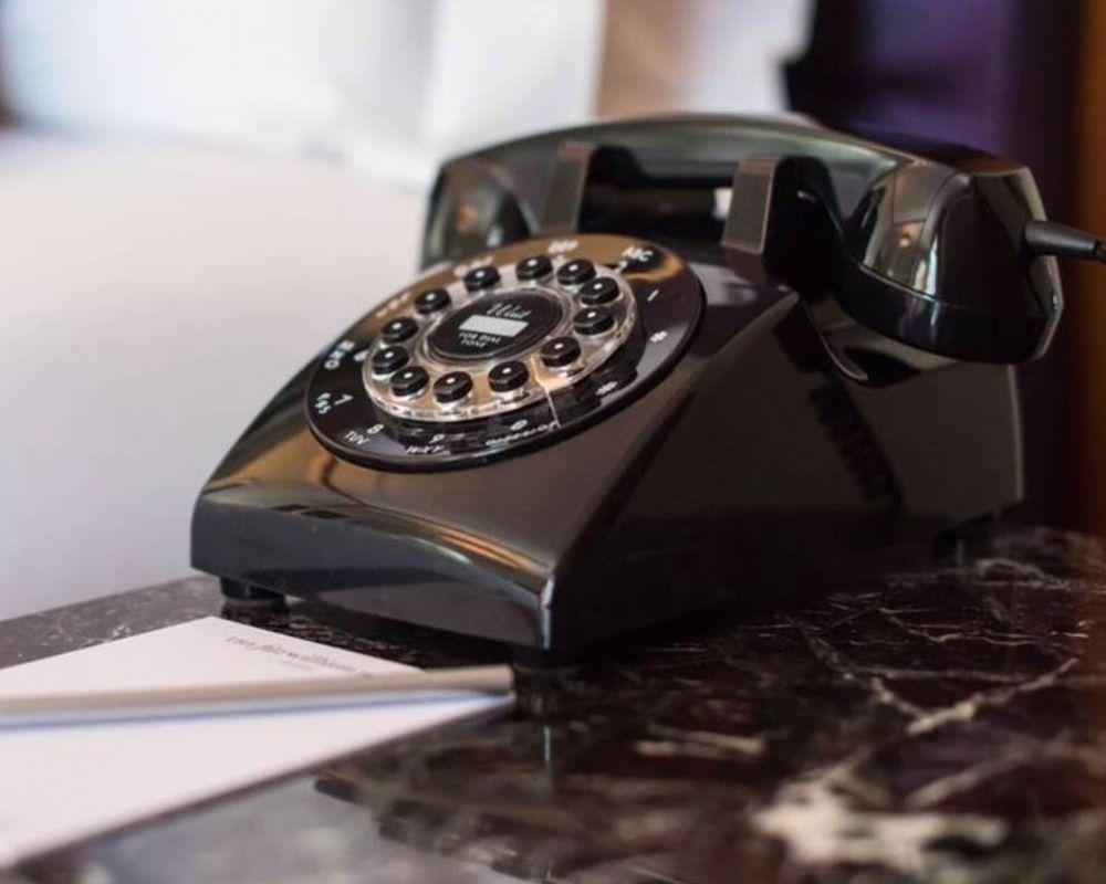 The Fitzwilliam Hotel Dublin Exteriér fotografie A telephone