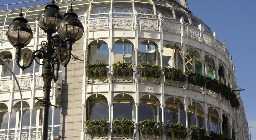 The Fitzwilliam Hotel Dublin Exteriér fotografie The former department store, now a restaurant
