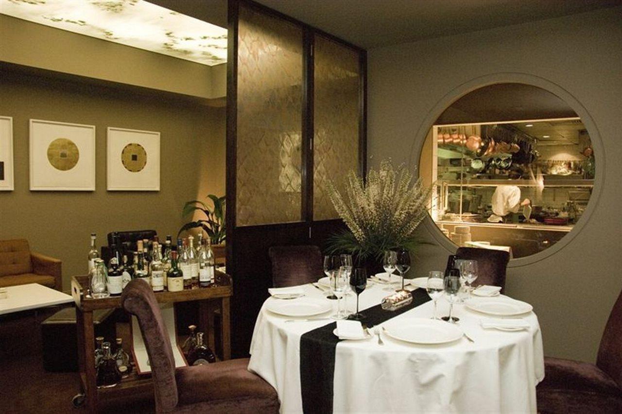 The Fitzwilliam Hotel Dublin Exteriér fotografie Interior of the restaurant